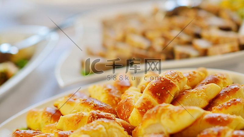 食品招商加盟代理费用通常由以下几个部分构成：