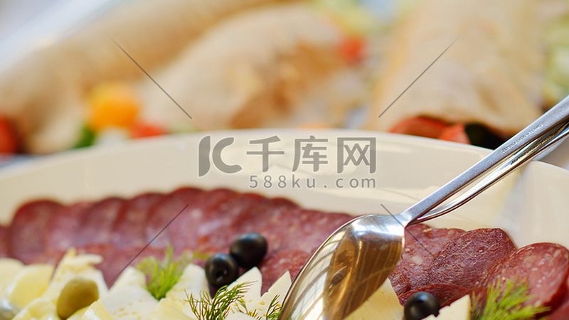米面制品定制合同：如何规避潜在风险**